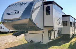 2014 Forest River RV Blue Ridge 3715BH