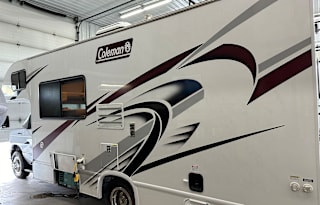 John Family 2021 Thor Motorhome (Only 6k miles)