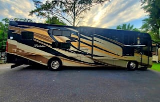 Beautiful 2013 Forest River RV Berkshire 390BH