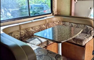 2014 Thor Motor Coach Four Winds 24C