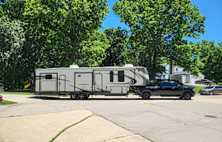 Grand Large Family Getaway/3TVs & 1 1/2 Bath
