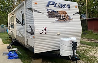 Enjoy your stay with this quaint RV!