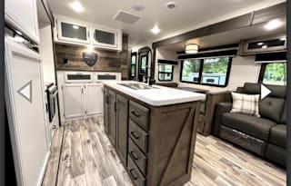 ULTIMATE ESCAPE IN OUR COZY CAMPER