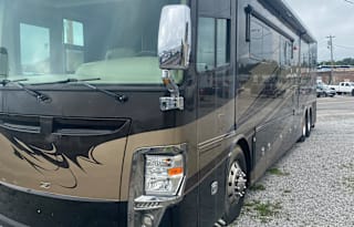 2012 Tiffin Motorhomes Zephyr 45 LZ Option B