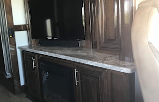 2019 Thor Motor Coach Challenger 37KT