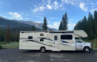 Spacious Minnie Winnie 31H – Perfect for Families