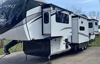 Tiana - 2022 Jayco North Point