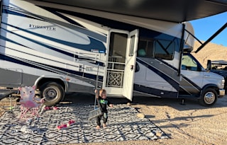 32ft. Luxury RV-Pure Glamping kid & pet approved