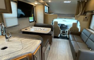 2022 Thor Motor Coach Coleman 28CM