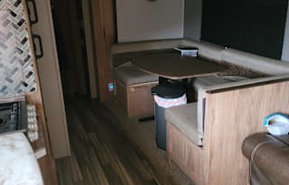 2018 Coachmen RV Freedom Express 29SE