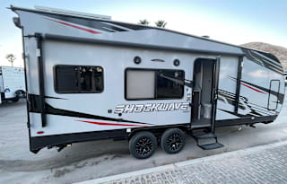 2021 Luxury Toy Hauler