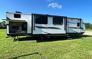 Volante - 2 Bath, King Bed & Bunk Room!