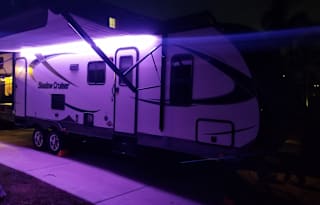 Spacious 35ft Shadow Cruiser S-313BHS