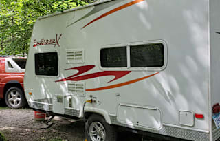 Compact camper w/ plenty of sleeping space!