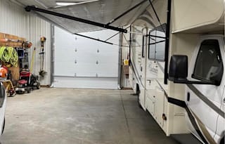 SUPER CLEAN  Pet Friendly 2017 Coachmen Freelander