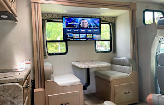 2020 Thor Motor Coach Chateau 24DS
