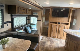 Zinger 2 bed room bunk house
