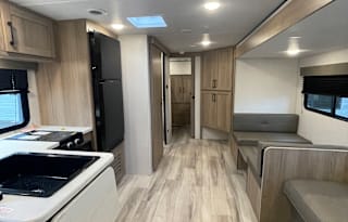 Sandy Cheeks RV Rentals Coleman(Delivery Only )