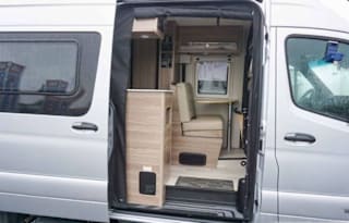 2020 Winnebago Boldt 70BL 4x4