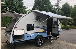 Ultra Light. Sleeps 4. Towable with SUV.