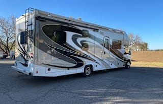 2017 Fleetwood RV Jamboree 30D