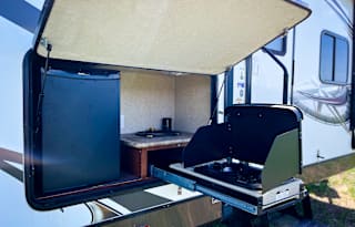 2014 Family Camper with Bunks!