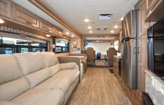 2019 Thor Motor Coach Hurricane 35M