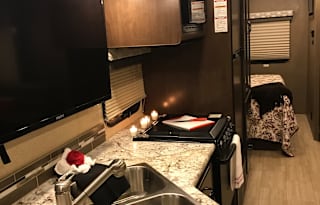 2018 Thor Motor Coach Freedom Traveler A27