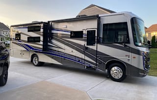 2024 Entegra Coach Vision XL with 2 full bath