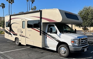 Festival Friendly RV Rental Sleeps 6