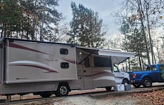 Castillo's drivable bunkhouse pn wheels! Fits 10!
