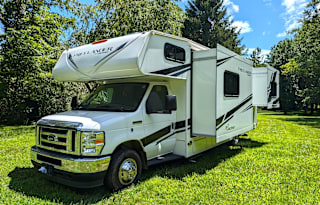 Coachmen Freelander | Modern and Well-Equipped RV