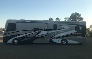 ~UNLIMITED MILEAGE~FLEETWOOD DISCOVERY