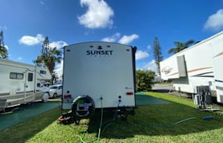 Cozy 2019 CrossRoads RV Sunset Trail Super Lite