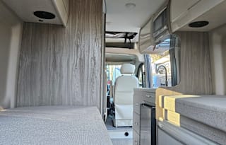 2022 Tellaro Luxury Van Sleeps 4