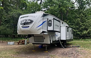 2021 Forest River RV Cherokee Arctic Wolf Suite 3660