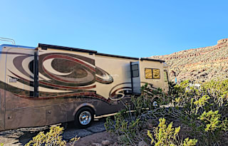 2011 Monaco Knight 36 PFT