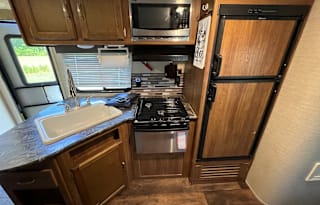 2017 Keystone RV Summerland 2980BH