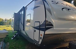 SOLAIRE 316RLTS - Huge Living Space with King Bed