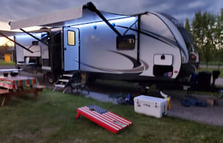 2018 CrossRoads RV Sunset Trail Grand Reserve 33SI