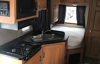 2007-25' Four Winds Majestic 23A 2507
