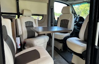 Raven-Lux “In My Touring Era” RV Seats 7 Sleeps 2