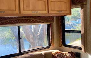 Eddie's Cozy Holiday Rambler