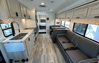 2024 Forest River RV Sunseeker LE 2850SLE, R1089