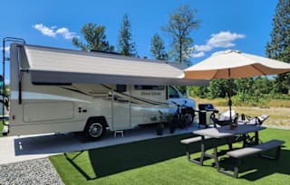 2017 Winnebago Minnie Winnie 25B