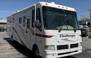 2006 Ford F550 Super Duty Super Cab & Chassis XL