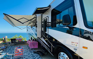 Meet Rosanna - The Cozy Family Friendly Entegra 34