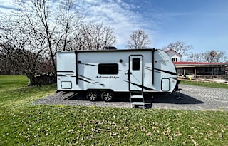 2024 Starcraft 24ft. Traveltrailer- Jeep available