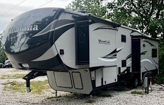 The Cozy Camper at Carver Ridge: Fun River Days