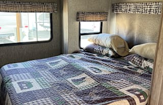 2017 Forest River RV Sunseeker MBS 2400S